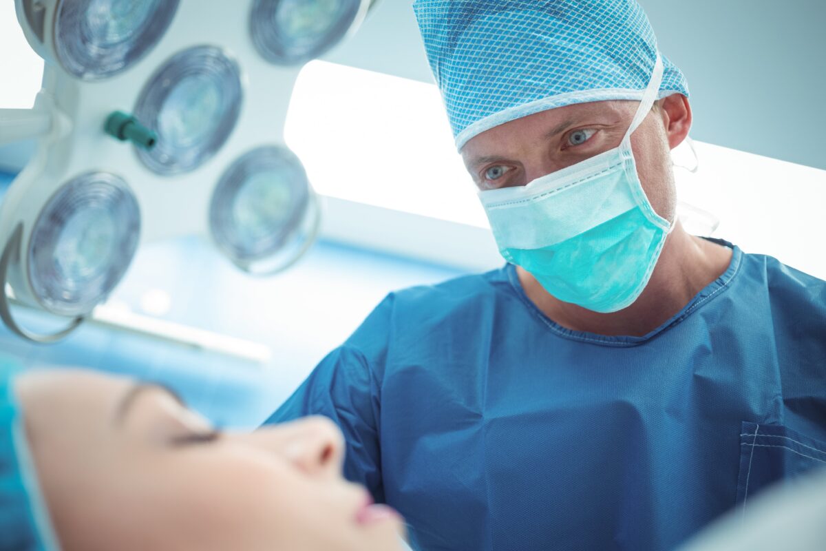 Surgeons performs performing perform operation. Surgeons performs performing perform operation