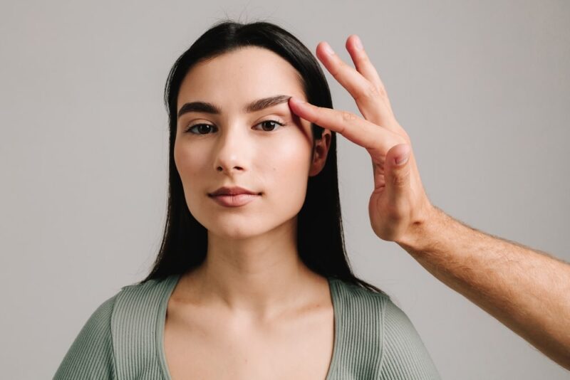 Blepharoplasty eyelids surgery to manage sagging eyebrows, droopy upper lids and eye bags