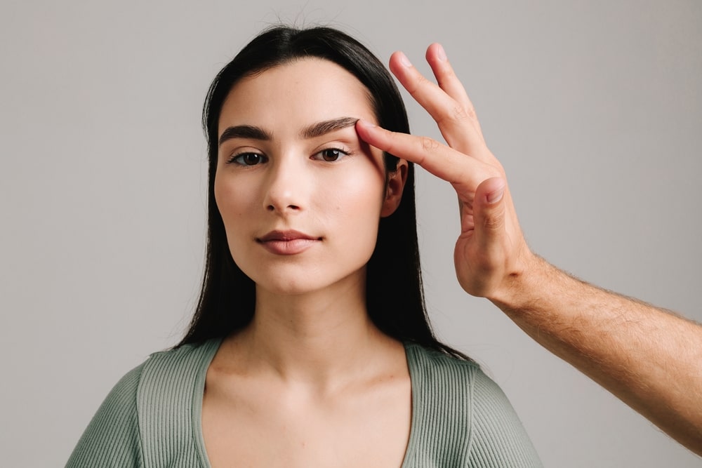 Blepharoplasty eyelids surgery to manage sagging eyebrows, droopy upper lids and eye bags