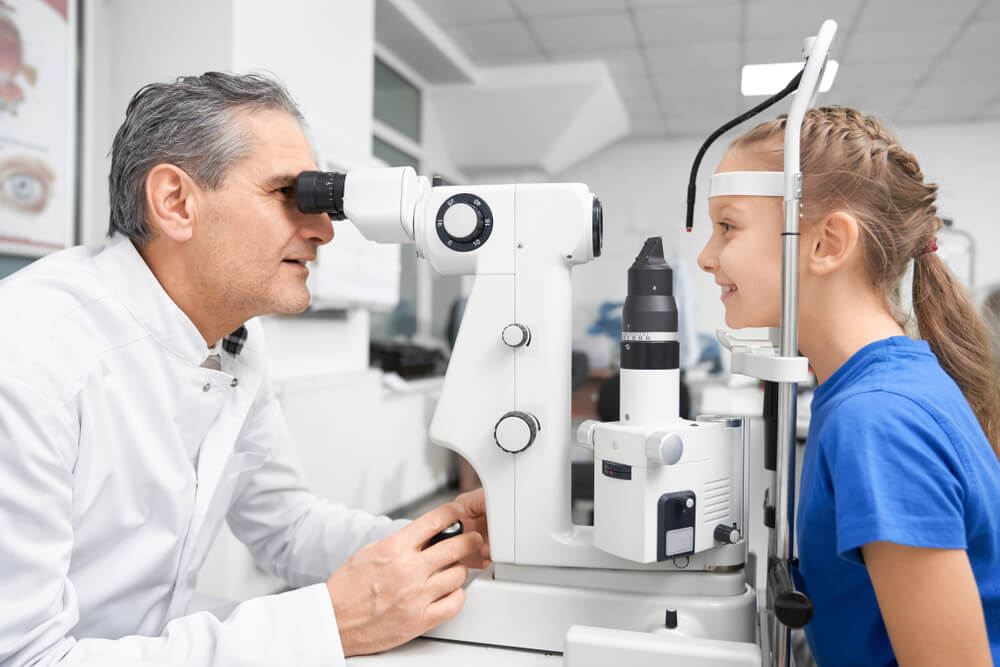 process of checking eyesight in clinic