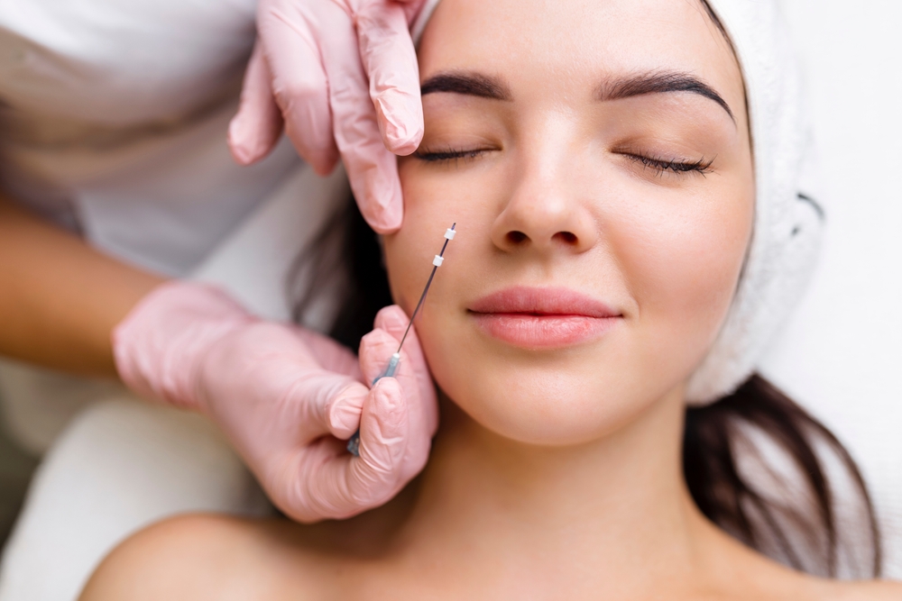 How PDO Thread Lift Can Help You Achieve Younger-Looking Skin